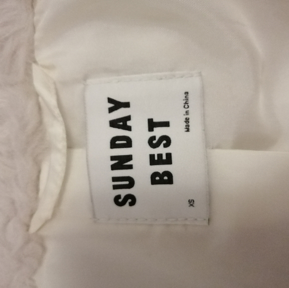 Aritzia (Sunday best )Just like brand new - Picture 7 of 7